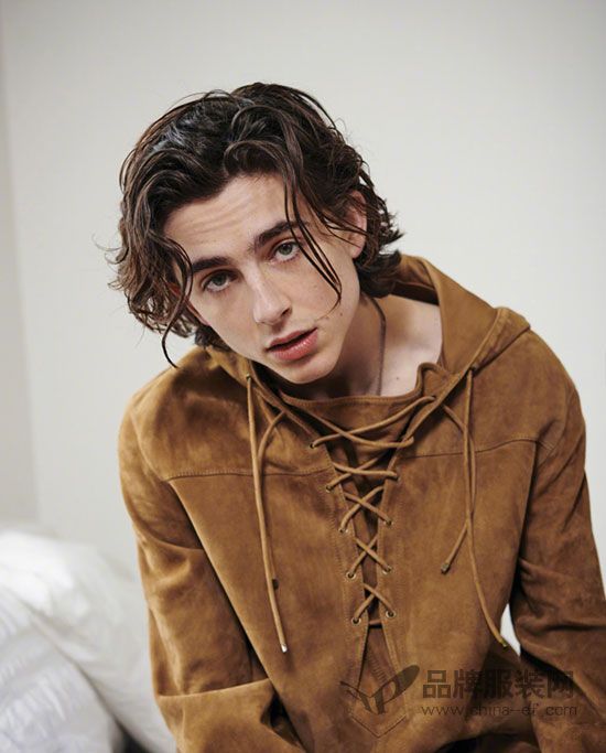 “小甜茶”Timothée Chalamet登《VMAN》最新一期封面